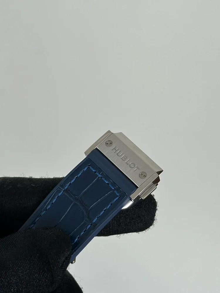 Hublot Classic Fusion Blue 542.NX.7170.LR